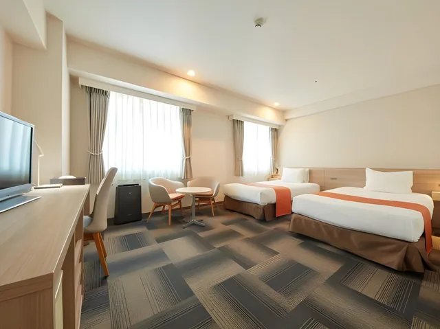 غرفة فاخرة بسريرين منفصلين بحوض استحمام في المبنى الرئيسي، Rembrandt Hotel Tokyo Machida 1/1