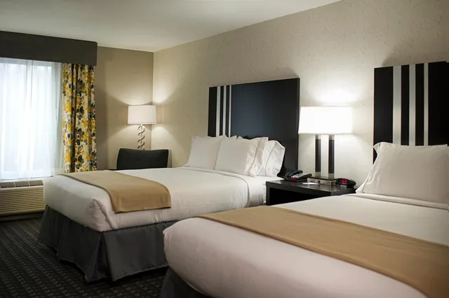 استوديو لذوي الإعاقة، Holiday Inn Express Suites Madison Central 1/5