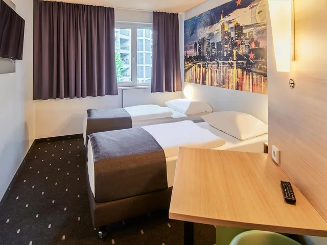 غرفة بسريرين منفصلين، B&B Hotel Frankfurt City-Ost 4/5