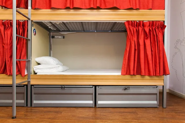 Female Dorm, Female Only, 4 Beds, Shared Bathroom، St Christopher S Paris Canal 2/2
