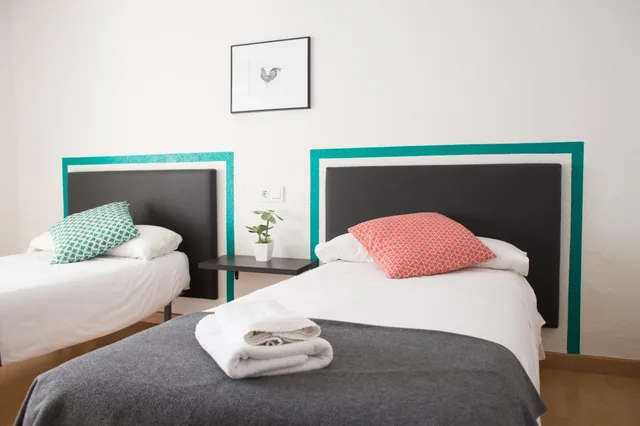 Room, Triple, 1 Double and 1 Single Bed, Teide Restaurante & Hostel 1/2