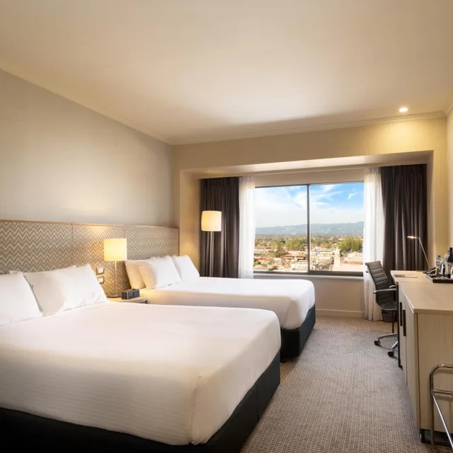 Grand, City, Twin Beds، Stamford Grand Adelaide 1/10