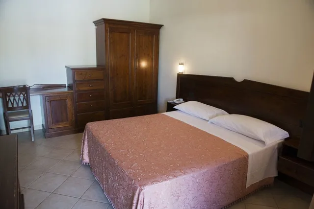 غرفة قياسية بسرير مزدوج، Hotel Resort Ristorante Masseria Le Pajare 4/10
