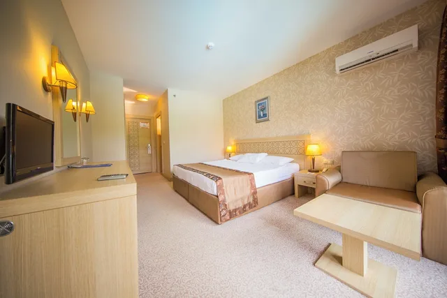 غرفة قياسية ثلاثية بثلاثة أسرّة بشرفة، Eldar Resort Hotel 9/10