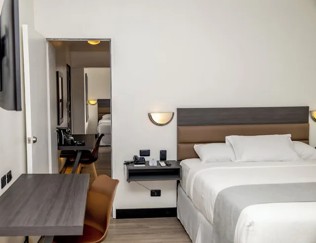 Connecting, Family Suite, 1 Double and 2 Queen Beds, Parque Del Lago Hotel 5/10