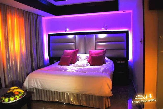 غرفة سوبيريور بسريرين مزدوجين بشرفة، Petra Sella Hotel 5/9