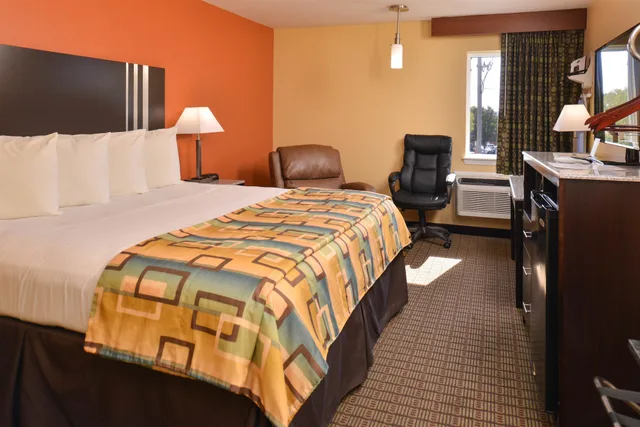 غرفة قياسية مفردة بسرير كينج، Douglas Inn And Suites 2/5