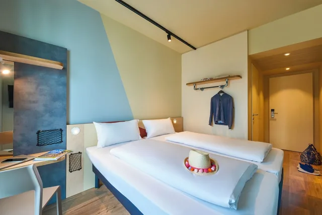 غرفة قياسية بسريرين منفصلين، Ibis Budget Singen 2/3