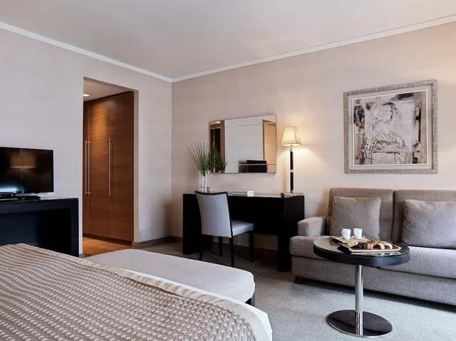 غرفة تنفيذية بسرير كينج بإطلالة على المسبح، Galaxy Hotel Iraklio 3/3
