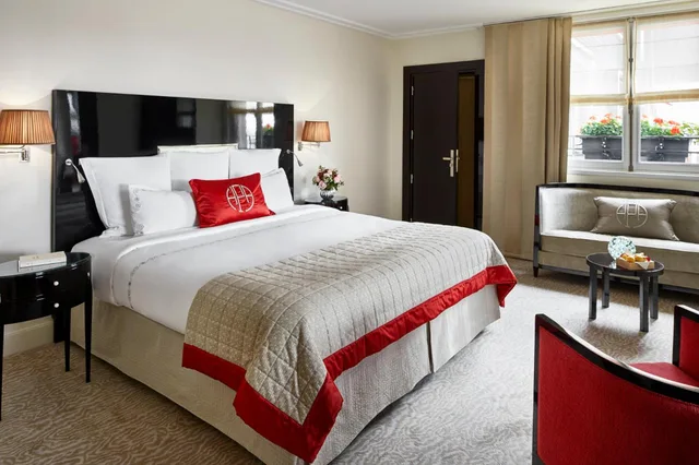 Apartment, King Bed, Hotel Plaza Athenee 1/1