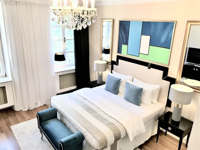 3 Bedrooms, Heritage, Suite, Twin Beds, King Bed, 2 Bathrooms, 2 Sofa، Luxury Apartments Mondrian Market Square 1/6