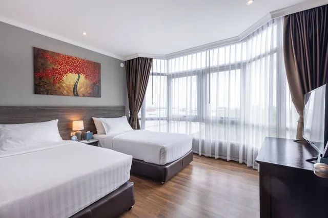 جناح عائلي بسرير مزدوج وسريرين منفصلين بغرفتي نوم، Siam Mandarina Hotel Formerly Grand Inn Come Hotel Suvarnabhumi Airport 1/2