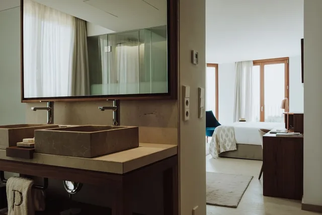 Deluxe, King Bed, Partial Sea View, Es Princep 4/5