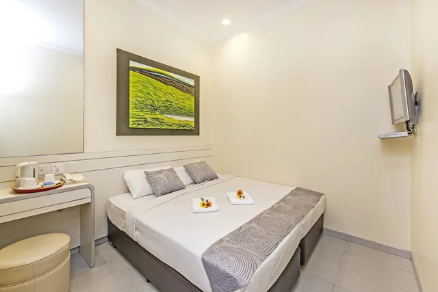 غرفة قياسية بسرير كوين، Hotel 81 Elegance 2/5