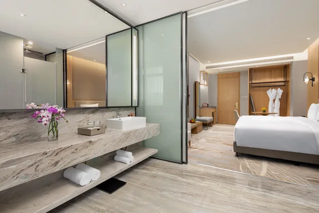 غرفة قياسية بسريرين منفصلين بإطلالة على المرفأ، Crowne Plaza Zhoushan Seaview 3/3