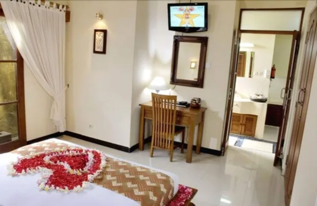 2 Bedrooms, Duplex, Deluxe, Family, Pavilion, Double and Twin Beds, Two Story، PUTU BALI VILLA & SPA(KT) 2/3