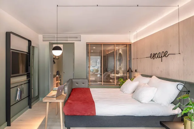 غرفة كبيرة بسرير كينج بشرفة، Hotel Norge By Scandic 2/2