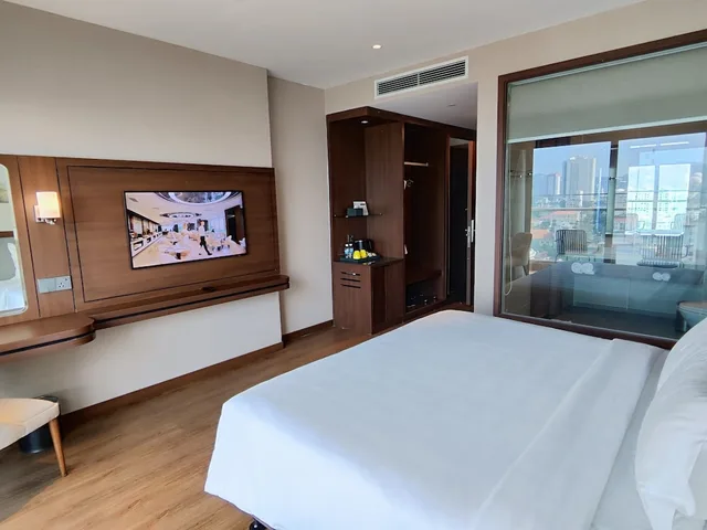 غرفة سوبيريور بسرير كوين بشرفة، Annova Nha Trang Hotel 1/8