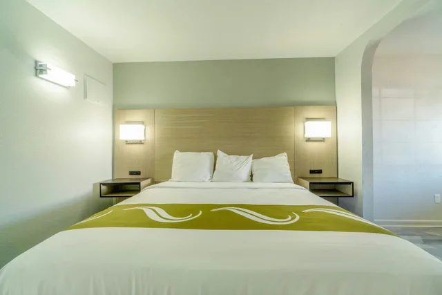 غرفة بسرير كينج، Pleasanton Executive Inn By OYO 1/10