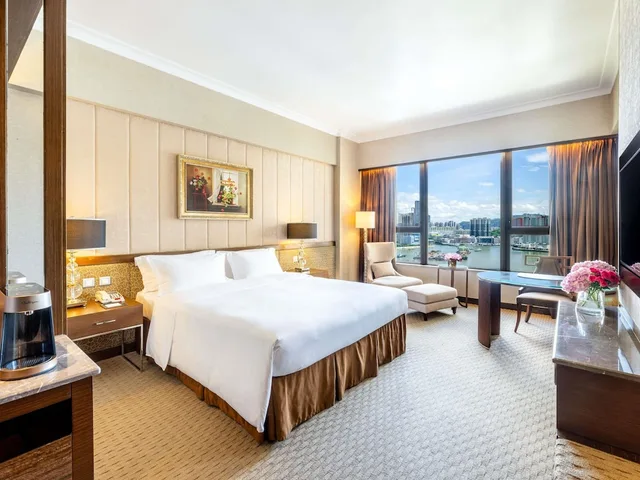 غرفة فاخرة بسرير كينج بإطلالة على النهر، Sofitel Macau at Ponte 16 1/6