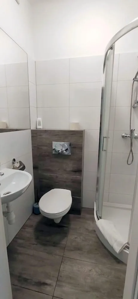 Standard, Twin Beds, Private Bathroom, Cracow Central Aparthotel 3/3