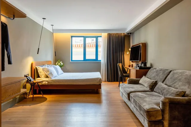 Comfy, Plus، Bob W Eolou 2/14