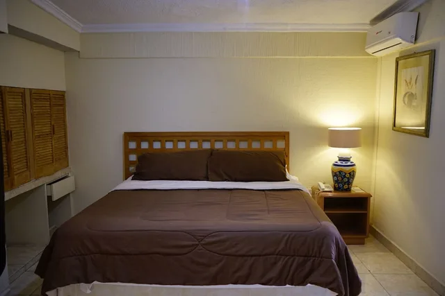 غرفة قياسية بسرير كينج، Hotel Posada del Sol Inn 1/7