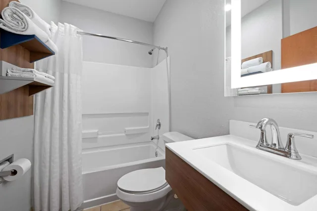 جناح استوديو بسرير كوين مع أريكة، Microtel Inn & Suites by Wyndham Houma 7/10