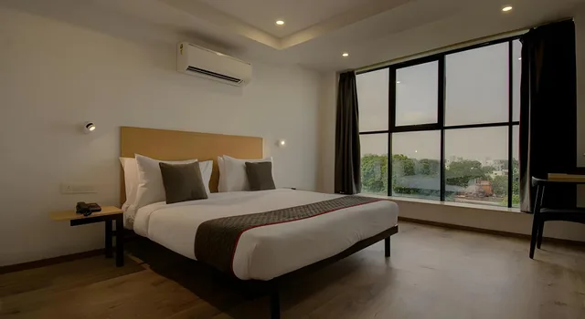 Executive, SHAGUN HOTEL 2/4