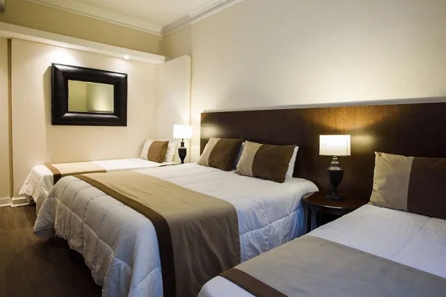 غرفة قياسية رباعية بسرير كوين وسريرين منفصلين، 1253 Recoleta Small Hotel 6/10