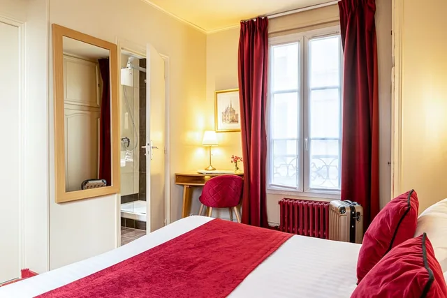 غرفة ثلاثية بسرير مزدوج، Hotel Romance Malesherbes By Patrick Hayat Formerly Romance Malesherbes 3/10