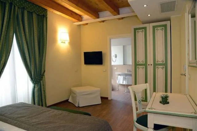 غرفة بسريرين منفصلين، BORGO ANTICO HOTEL 1/4