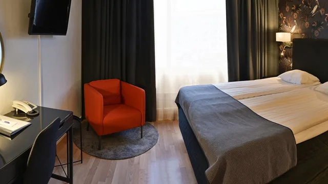 غرفة قياسية بسرير كينج، Hotel Amadeus by First 1/3