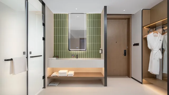 غرفة بريميوم بسرير كينج، EVEN Hotel Wuhan Airport Zone by IHG 2/3