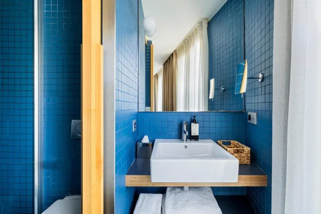 Cozy, Canal, Double Bed, with View، Le Citizen Hotel 5/6