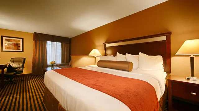 Standard, Best Western Plus Prairie Inn 2/8