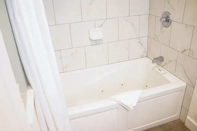 Sea Breeze, Deluxe, Queen Bed, Pet Friendly، Ocean Echo Inn And Beach Cottages 3/4