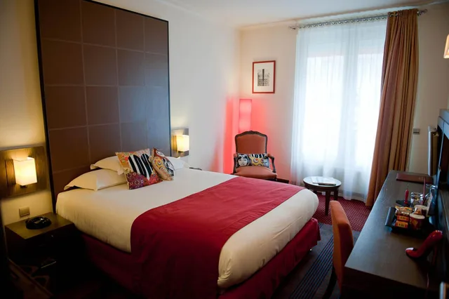 غرفة سوبيريور بسرير كينج، Westside Arc de Triomphe Hotel Ex Hotel Waldorf Arc de Triomphe 5/8