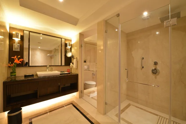 Deluxe, Suite, King Bed, Ramada Plaza by Wyndham Chennai 2/2