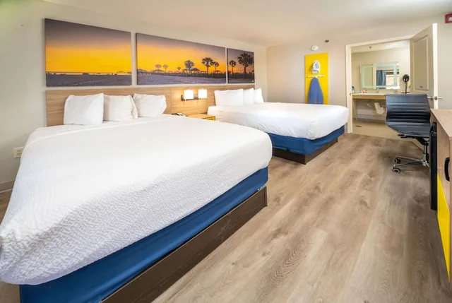 غرفة بسريرين كوين للمدخنين، Days Inn by Wyndham Atlanta Stone Mountain 2/6
