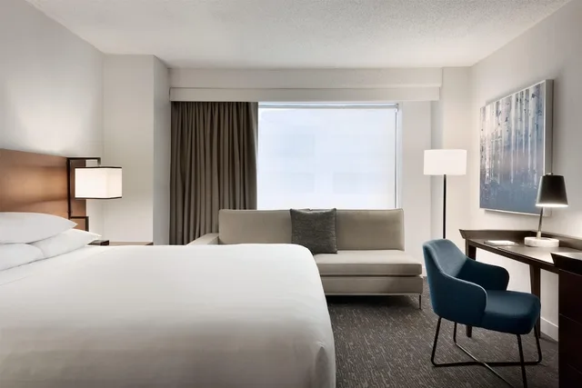 غرفة بسرير كينج في طابق مرتفع، Hyatt Regency Schaumburg Chicago 6/9