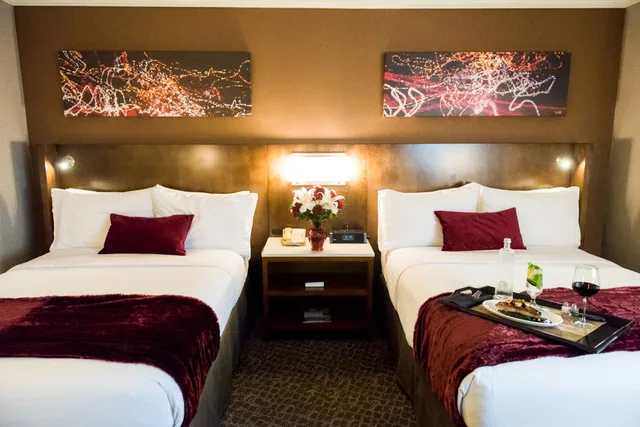 غرفة قياسية بسريرين مزدوجين لذوي الإعاقة، Holiday Inn Long Beach Airport 2/8