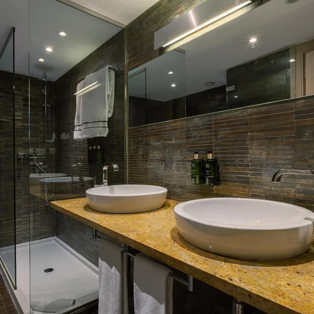 غرفة متصلة بريميوم بسرير كينج، Melia Sevilla Hotel 6/6