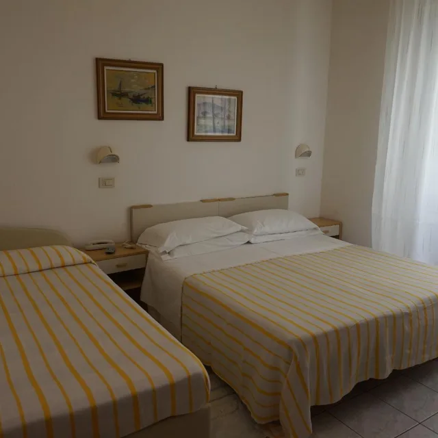 غرفة رباعية، Hotel Aurora 1/5