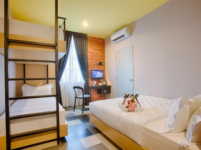 غرفة ديلوكس عائلية رباعية، the youniQ Hotel 1/3