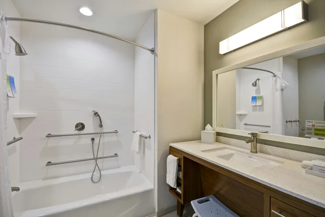 استوديو بسريرين كوين لذوي الإعاقة، Home2 Suites By Hilton Stow Akron 1/2