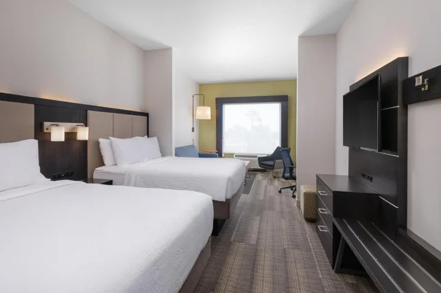 جناح بسريرين كوين مع أريكة لذوي الإعاقة، Holiday Inn Express And Suites Lakeland South 4/9
