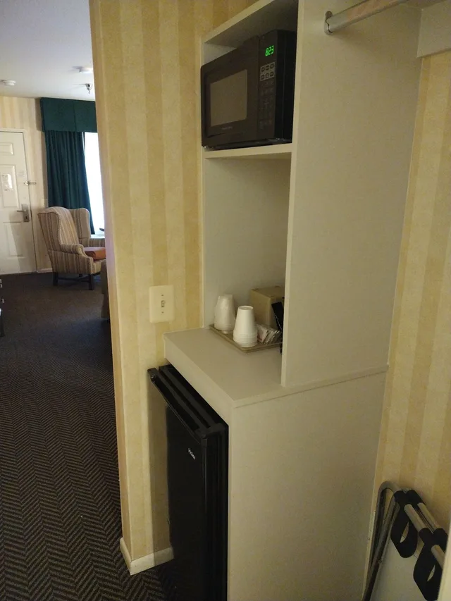 غرفة قياسية بسرير كينج بجاكوزي، Yosemite Cedar Lodge 4/4