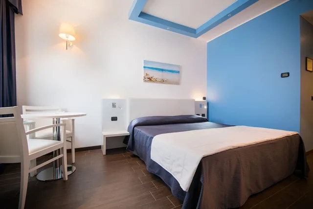 غرفة بسرير كينج، Hotel Mediterraneo 3/4