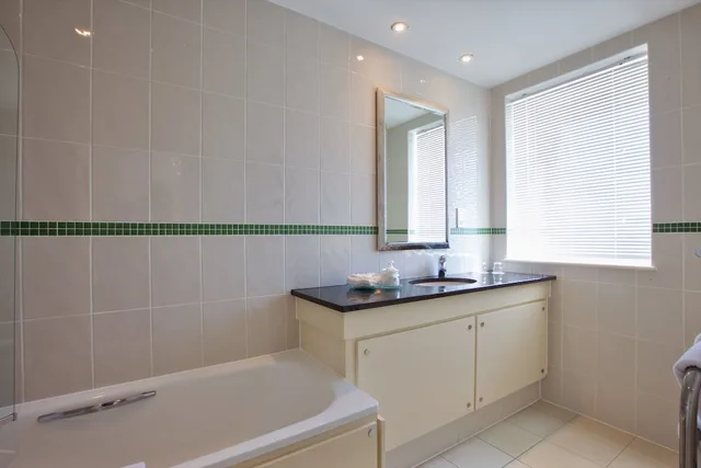 Feature, Superior, Double Bed, with View، Bournemouth East Cliff by Belvilla 10/10